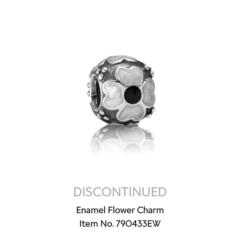 Pandora RETIRED White Daisy Flower Charm Sterling Silver & Enamel